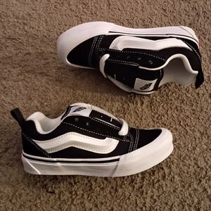 Vans Nu Skool Kids Black White BRAND NEW WITH BOX, NO LID